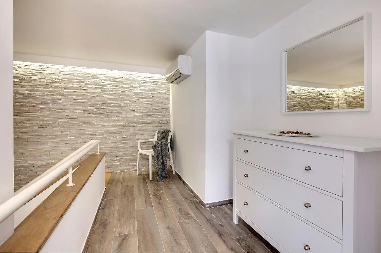 Rachel Apartment By Mamo Florencia Italia