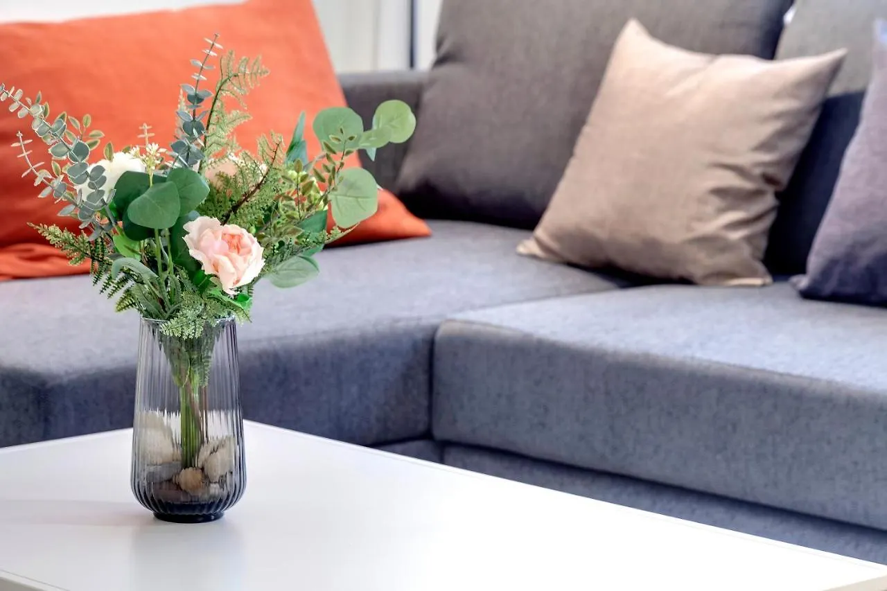 Rachel Apartment By Mamo Florencia